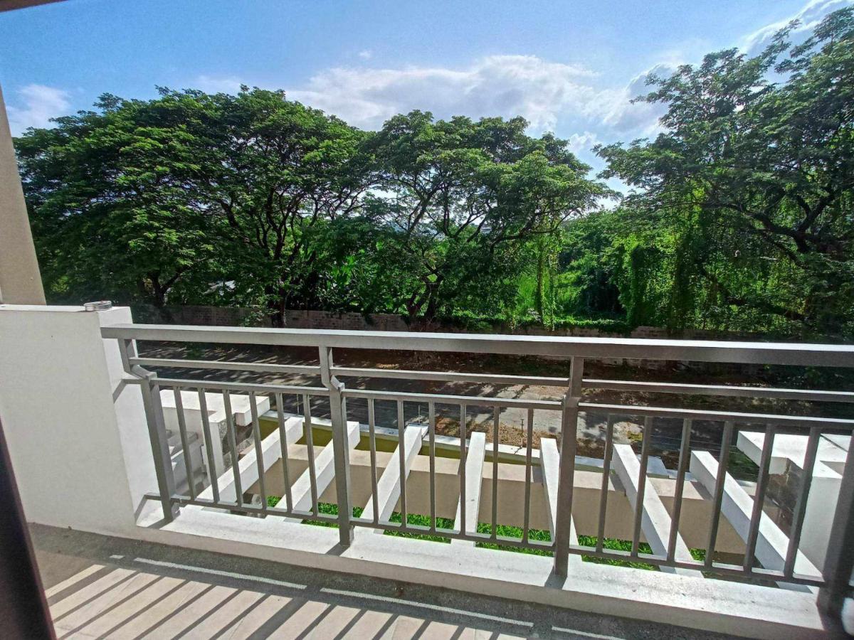 Aparthotel Acacia Estates Taguig